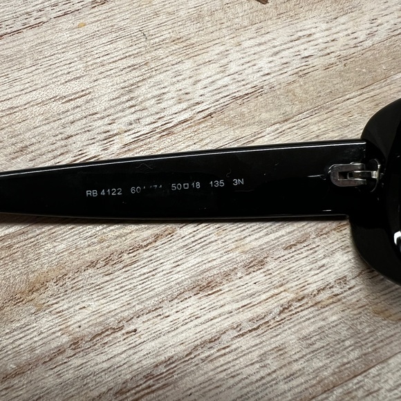 Ray-Ban sunglasses - Picture 5 of 7